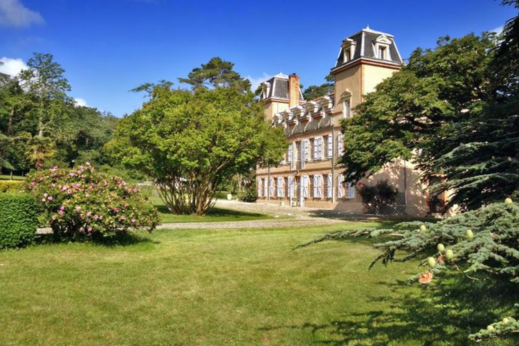 Chateau Ariege - Midi-Pyrenees - Olivers Travels