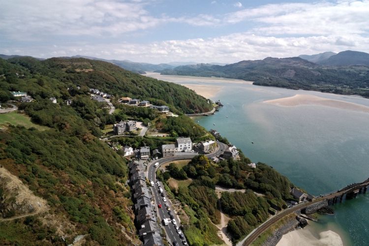 walks in wales