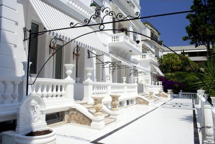 Celebrity Life in a Cannes - Oliver's Travels Celebrity Life in a Cannes - Oliver's Travels
