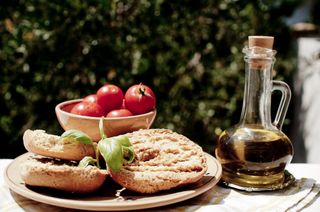 food and wine tasting in Italy