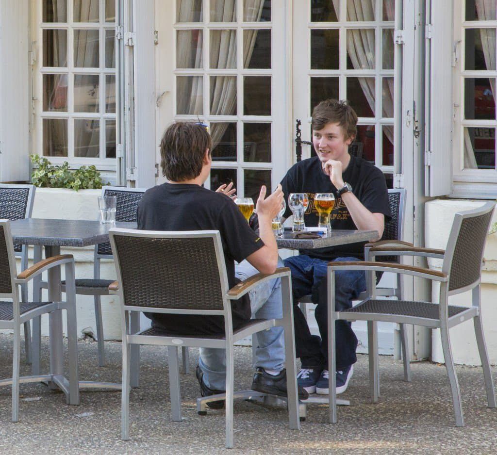 Pints in a cafe in Lalinde
