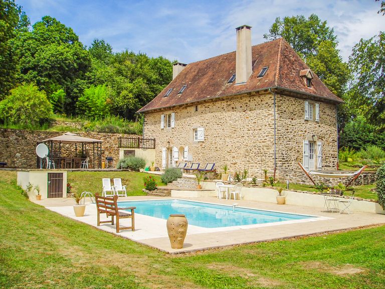 Aillac Farmhouse - Dordogne - Oliver's Travels