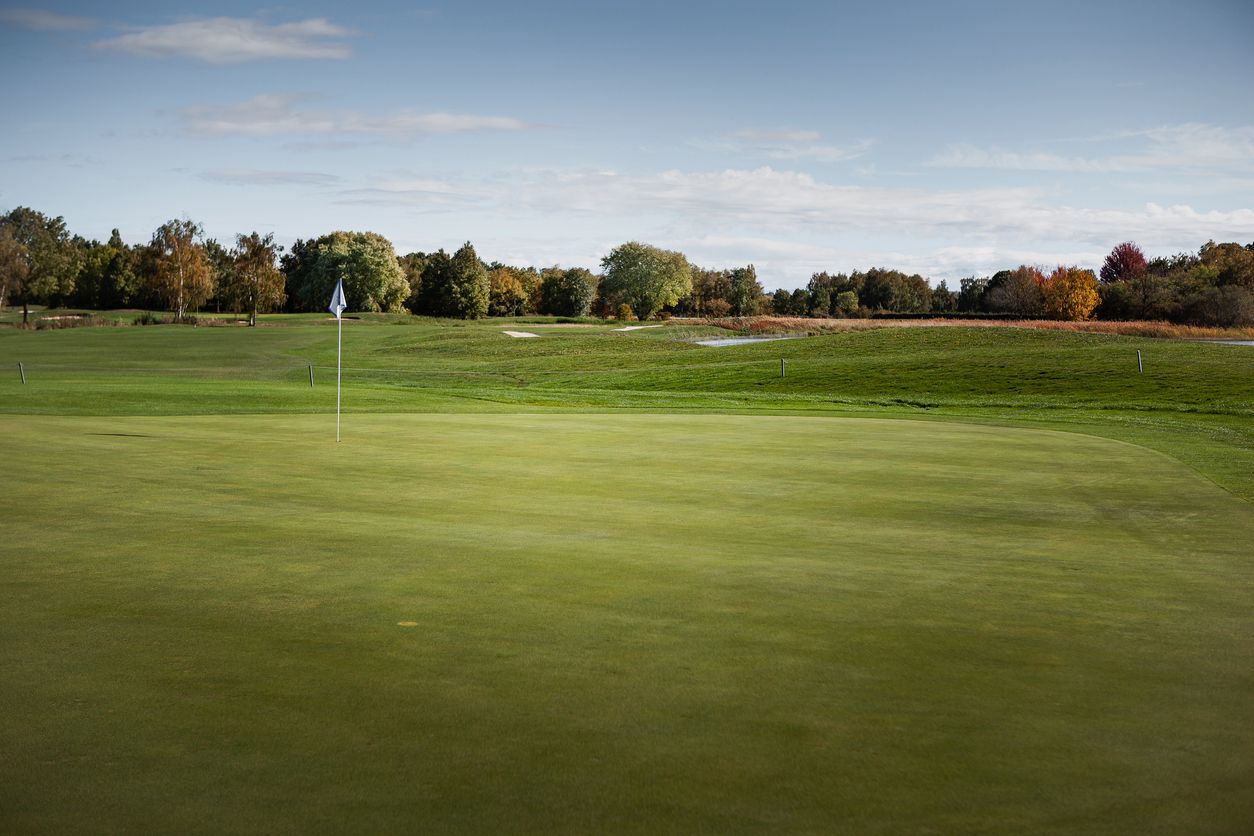 Golf in Burgundy