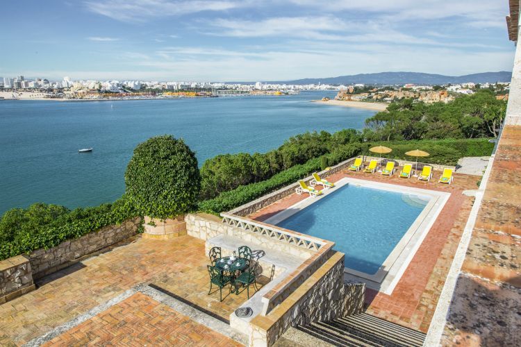 Villa-Ferragudo-Lagoa-Olivers-Travels
