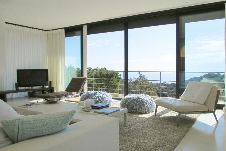 Villa Laila - Costa Brava - Oliver's Travels
