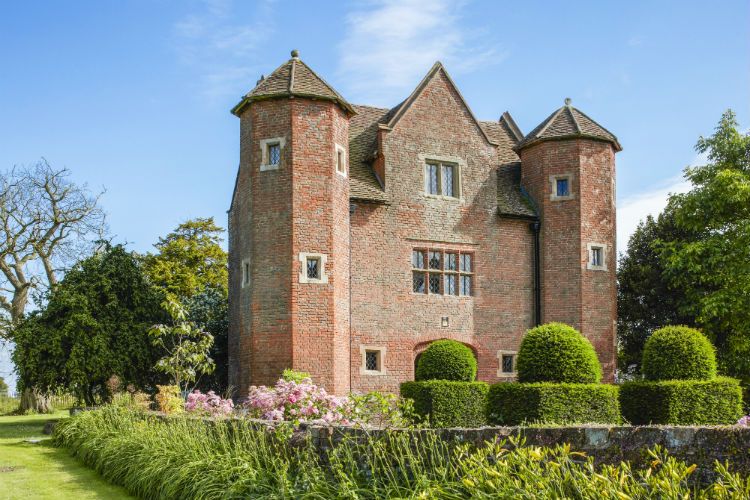 Chevaliers Gatehouse - Shropshire - Oliver's Travels
