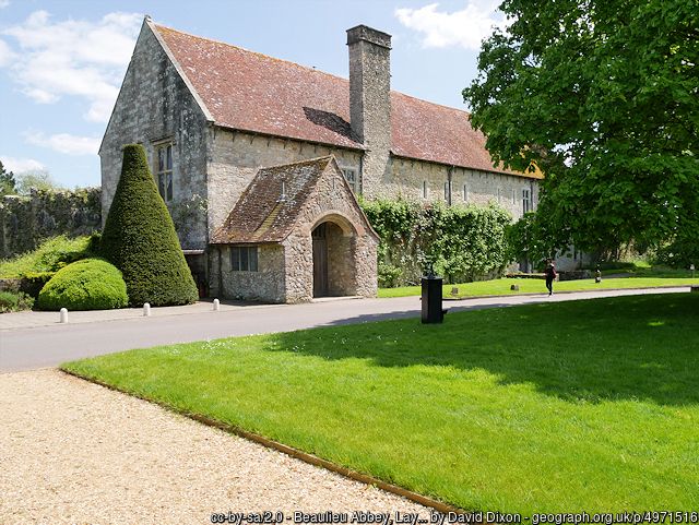 Beaulieu Abbey grounds