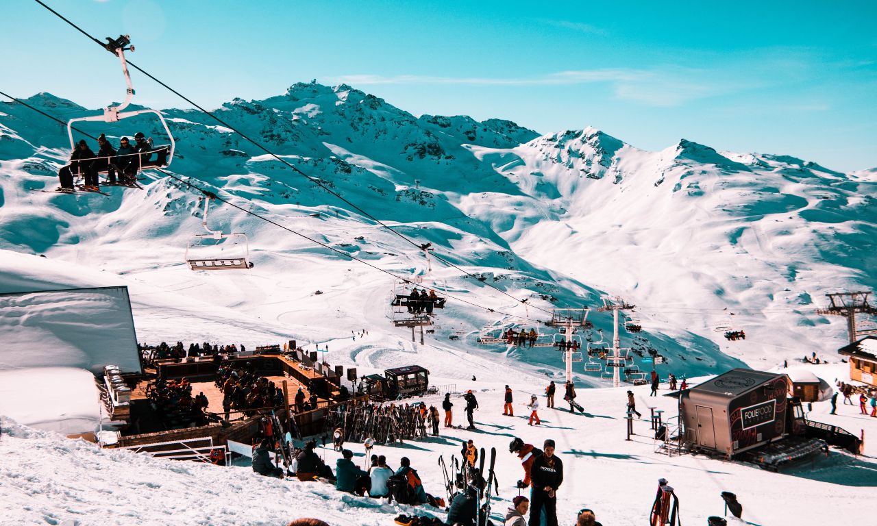 skiing landscape of val thorens
