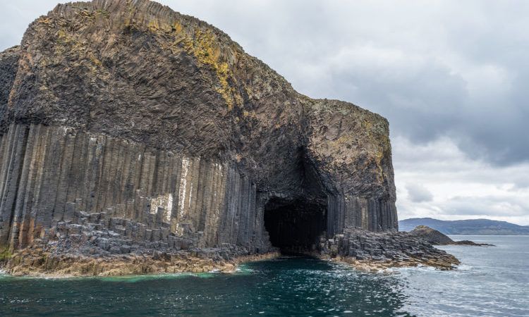 fingals cave scotland
