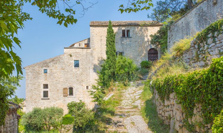 Maison Achard - villas and chateaux in Provence