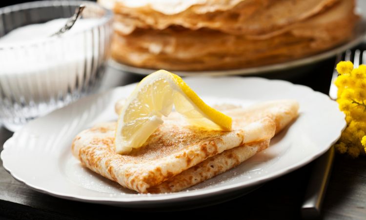 Pancakes with lemon and sugar