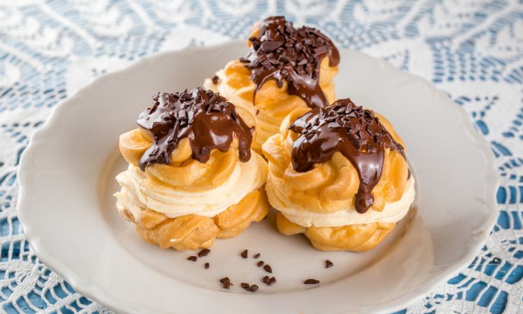 Cream cake