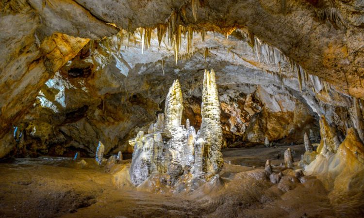 Lipa Cave
