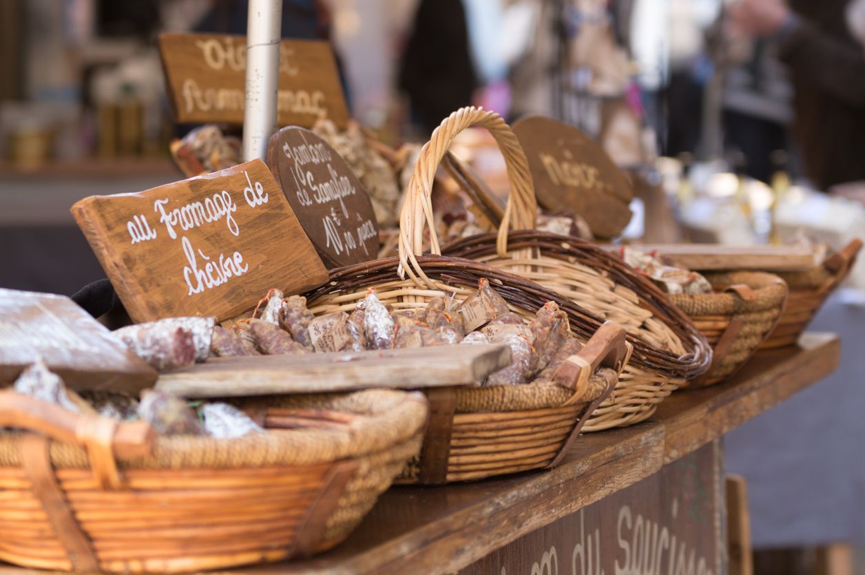 Marché de Sarlat - Dordogne travel guide