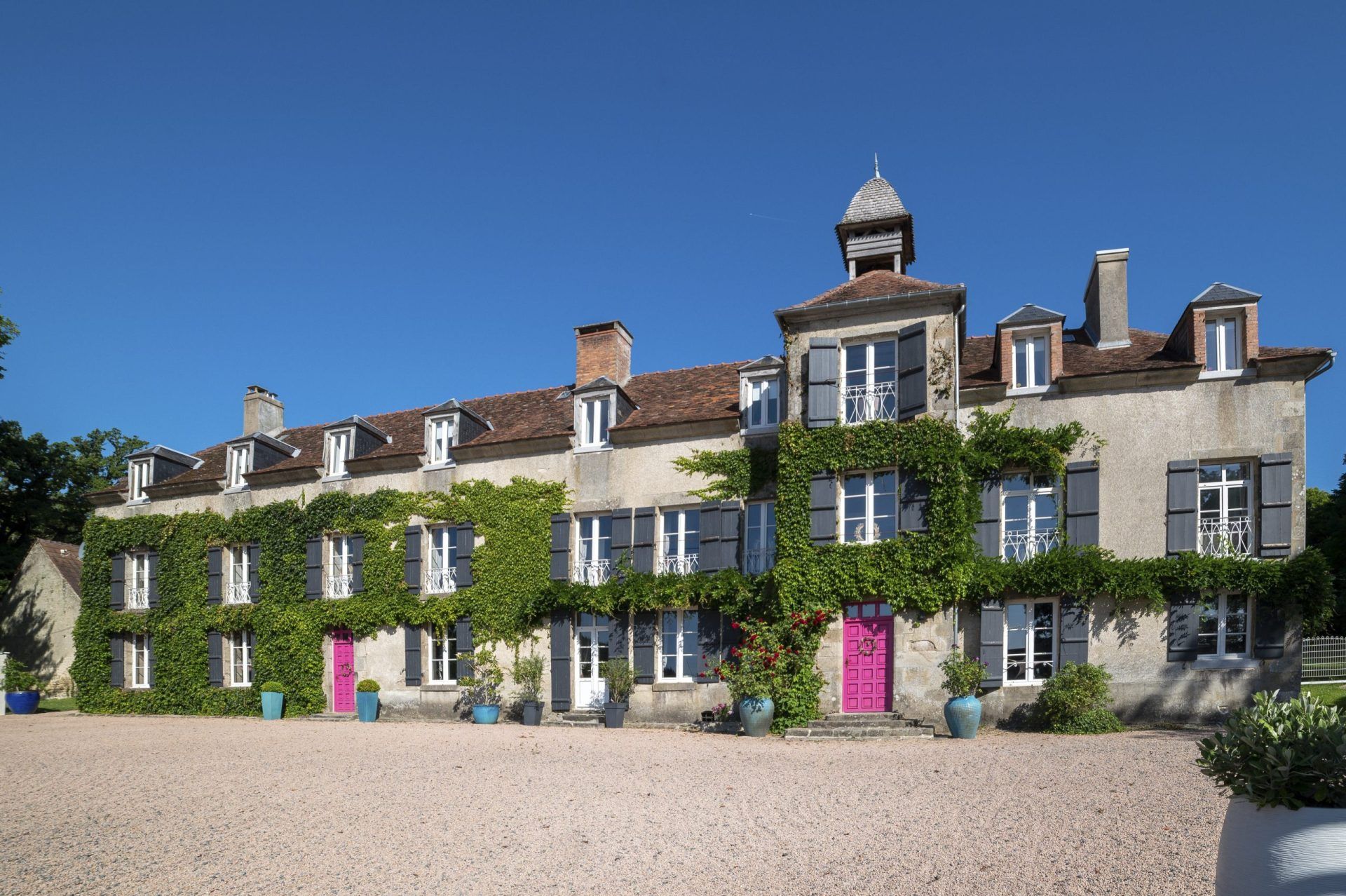 Chateau Deux Lacs chateaux in Southern France