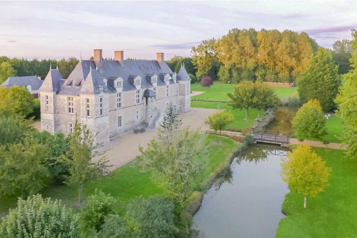 Chateau Granite - chateaux in the Loire Valley