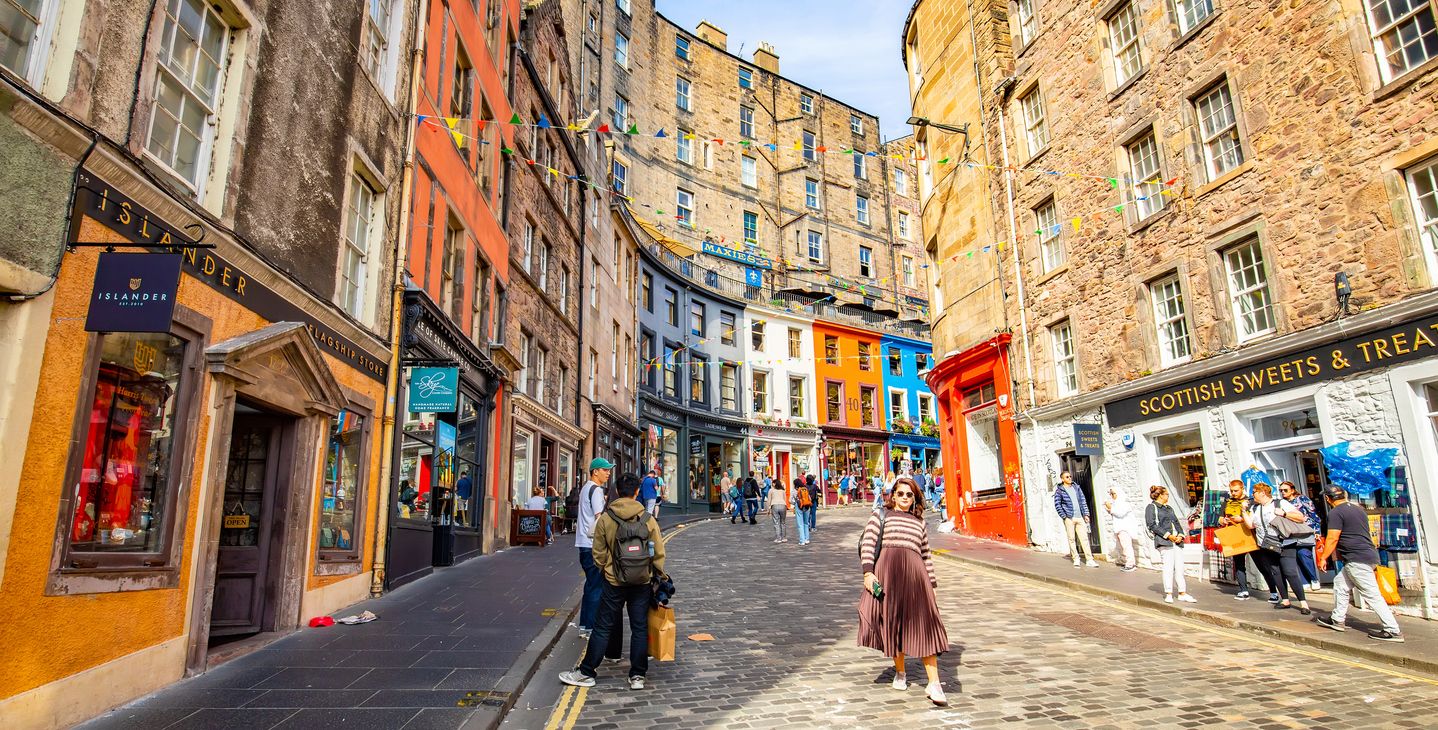 Victoria Street - 3 Days in Edinburgh