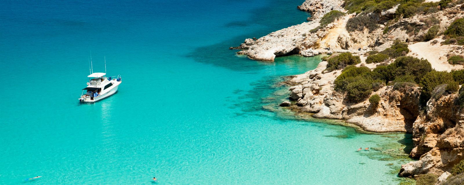 Turqouise sea in Crete