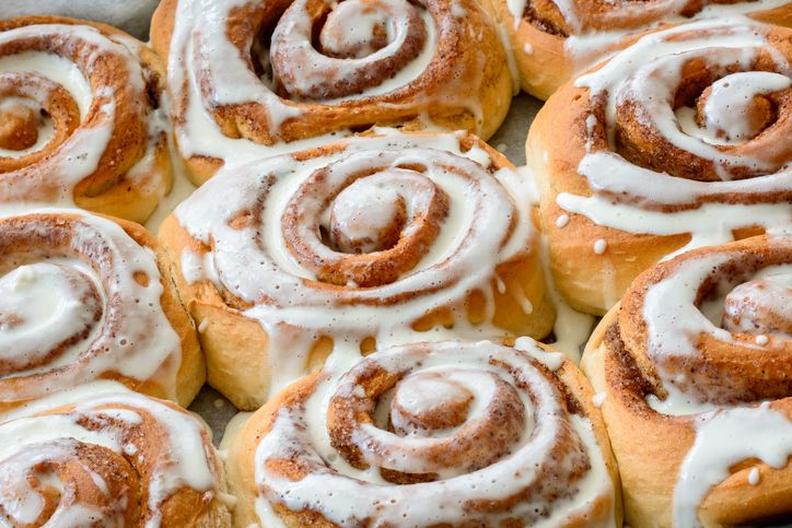 Cinnamon buns - food to try in Anna Maria Island