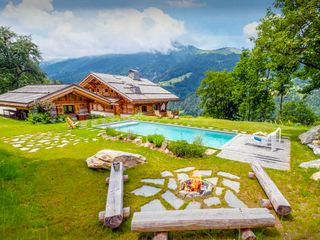 Summer chalets header