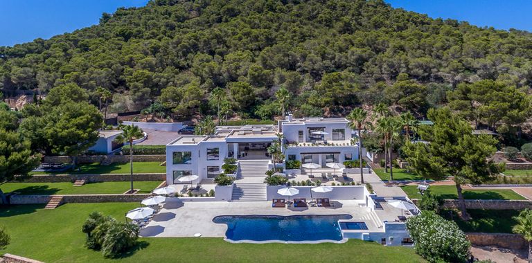 top 10 serviced villas header