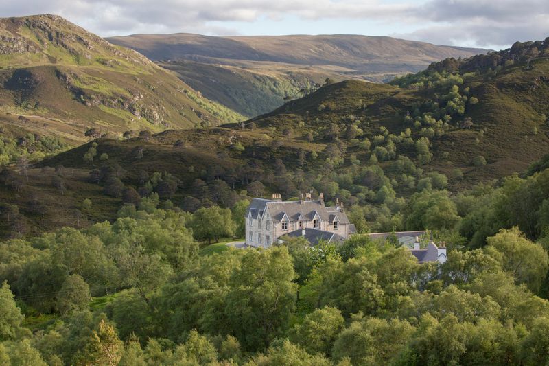 Caledonian Lodge - serviced villas