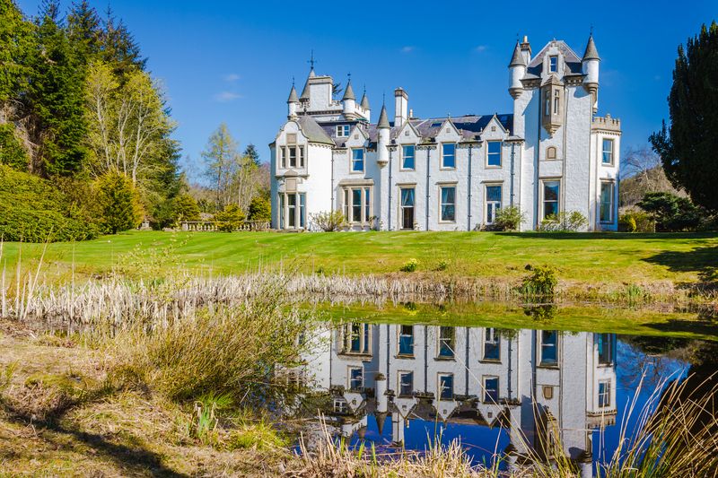 Cairngorms Castle - live like a royal